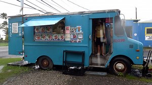 126K views · 2.8K reactions | Oahu is home to some of the most famous shrimp trucks in the world, serving up garlicky, buttery, juicy shrimp that are a MUST-TRY when visiting Hawaii! | Strictly Dumpling | Facebook