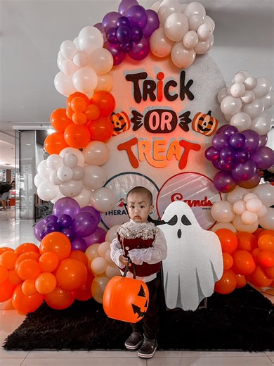 1.1K views · 19 reactions | Our little vampire’s first Trick or Treat! 率‍♂️喝 Too cute to spook!Daddy Kevin #yamventures #yamventuresfamily #halloween #trickortreat #happyhalloween | YAMVENTURES | Facebook
