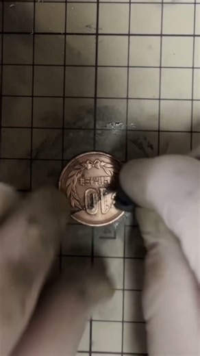 金属磨きで汚れた１０円玉を擦ったら？