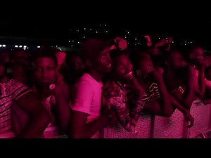 Nandy Aangukia Mashabiki Fiesta Mwanza Perfomance.