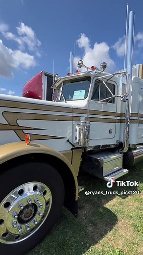 Optimizing Your Peterbilt 359: A Guide to Upgrading and Customizing