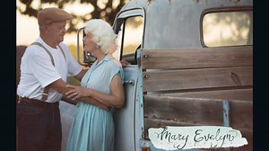 Couple poses for perfect ‘Notebook’ photoshoot | CNN