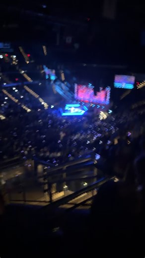 God bless this broken road. #rascalflatts @Rascal Flatts