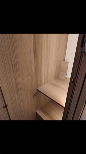 🚐✨ Découvrez le Carthago C-Tourer 148 LE L’alliance parfaite entre luxe, confort et performance. - Intégral haut de gamme sur châssis AL-KO - Motorisation Mercedes-Benz Sprinter – 2.0L • 170 ch - Longueur : 7,52 m • Couchages : Lits jumeaux Lit pavillon ➡️ Idéal pour voyager jusqu’à 4 personnes dans un confort total À bord : finitions premium, espace optimisé et sensations de conduite exceptionnelles. Prêt à vivre la différence Carthago ? 😉 En savoir plus > urlr.me/WCqt8M #campingcar #carthago