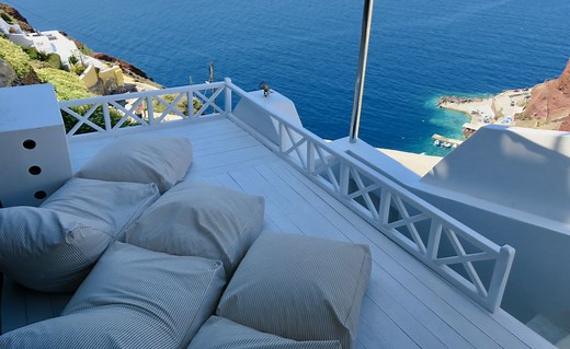OIA CASTLE LUXURY SUITES in Santorini - Review with Photos & Hotel Map
