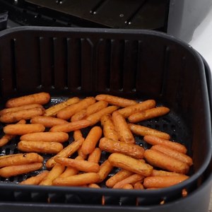 Learn how to cook carrots in the air fryer. This air fryer carrots recipe is awesome there is a savory version and a honey butter glazed version. Tasty! #airfryer #airfryercarrots #carrots | In The Kitchen With Matt