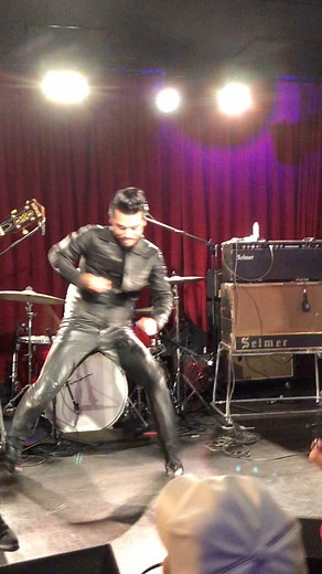 Ichi☆☆☆ on Instagram: "荻窪TOP BEAT CLUB 『ロックンロール”死苦夜露”ツアー2024（荻窪編）』 THE NEATBEATSとツイストダンサーTAKE（JOHNNY PANDORA）この組み合わせは最高🕺 #死苦夜露ツアー2024 #THENEATBEATS #JOHNNYPANDORA 🟰🟰Click here for Band Account🟰🟰 ↓ ↓ ↓ @take.6397 @the_neatbeats_official"