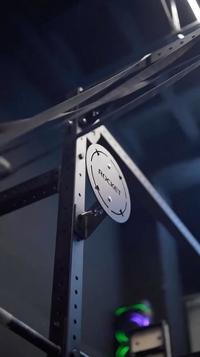 ‎باکس کراسفیت پارتان | قزوین‎ on Instagram‎: "⁨ بعضی جاها فقط سالن تمرینه. بعضی جاها می‌تونه «خونهٔ دومِ» آدم باشه. جایی که تمرین‌ها تصادفی نیست، مربی فقط تماشاچی نیست، و هر نفر مسیر پیشرفت خودش رو داره. اگه دنبال پیشرفت واقعی و فضای امن تمرینی هستی، «پارتان» می‌تونه انتخابت باشه. ⏱️ بانوان | ۰۸:۰۰ – ۲۱:۰۰ کراسفیت | فانکشنال | مت پیلاتس | تی آر ایکس | بدنسازی وزنه آزاد 📩 جلسه تست با هماهنگی #باشگاه_قزوین #کراسفیت_قزوین #قزوین⁩"‎