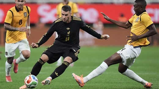 Santiago Giménez quiere conquistar el Mundial 2026 con México - La Opinión