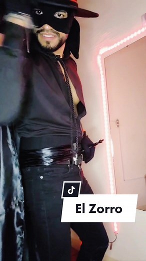 How to Make a Zorro Costume for Halloween 2022