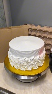 Con esta técnica podrás pintar tus pasteles en tonos Súper potentes 👩🏽‍🍳🎂♥️ Aquí te lo explico en este video #pastel #tecnica #decor #cakeart #reposteria #viral #cake #cakelover #decoracion | Evelyn MM