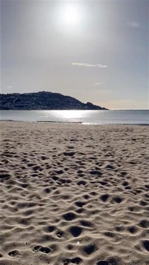 Un moment magique sur la plage de Rosas
