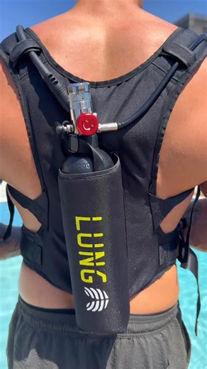 7.7K views · 4K reactions | The ultimate breathing mask 錄 #underwater #snorkeling #ocean #fyp | Lung Tank | Facebook