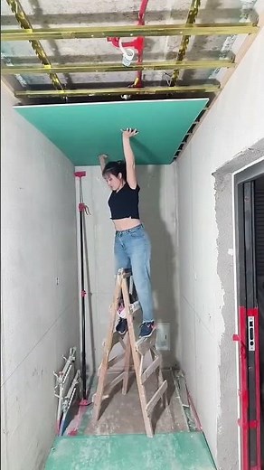 Remember the technique of installing boards for home ceiling decoration