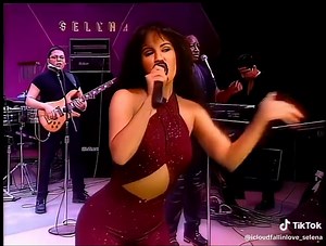 Selena Quintanilla Astrodome 1995 Performance Highlights