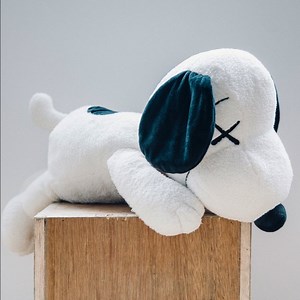 Take a closer look at the KAWS x Uniqlo collaboration. | HYPEBEAST