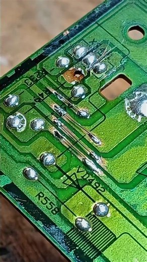 pcb line broken #pcb #component #tecnician #reworkstation