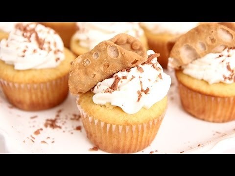 Cannoli Cupcakes Recipe - Laura Vitale - Laura in the Kitchen Episode 700