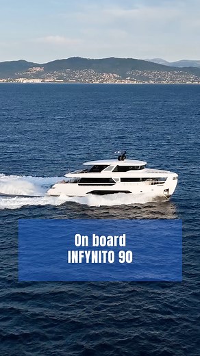 The Infinito 90 is a yacht you simply won’t want to leave. It offers two souls in one: serene displacement cruising or swift, responsive travel—depending on your mood and your destination. Thanks to meticulous hull engineering and optimal weight distribution, the yacht moves with remarkable efficiency. In displacement mode, it displaces little water and delivers minimal hydrodynamic resistance, which translates into impressively low fuel consumption. At a cruising speed of 13 knots and 1,500 rpm