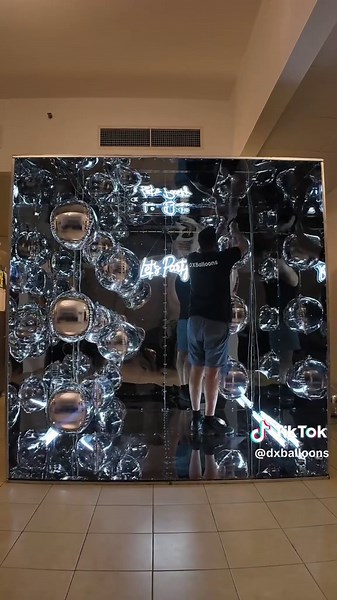 Luxury Mirror Box Photo Booth in Dubai