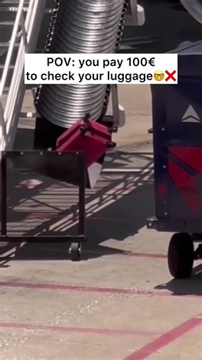 Movo bags was designed for comfortable travelling without leaving anything behind. Our new vaccum system for 50% extra packing capacity. Premium water resistent materials, USB/USBC charging port, anti-theft hidden pockets, TSA lock for extra security, and much more… All in one single backpack. Don’t miss out #movewithmovo