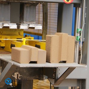 [Hot Item] Automatic Hydraform Earth Lego Blocks Building Brick Making Machine