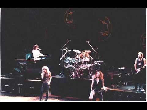 Foreigner - Live - 1979 - Long, Long Way From Home