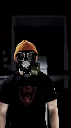 Илья Сурков on Instagram: "Вышивание 🪡 крестиком, бисером, 4 года пения в хоре, 3 года духового оркестра, игра на фортепиано 🎹 вот моя база для выступления в смешанных единоборствах А ☝🏻 еще умею готовить борщ 👊🏼 Я считаю что в единоборствах должен присутствовать креатив и творчество 🧑‍🎨 А ты как считаешь ? 🤔"