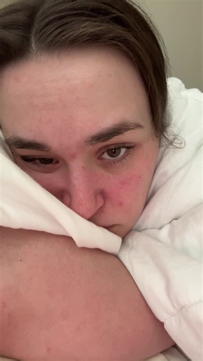 Would you mind if I farted in bed? Be honest. #fart #farts #farting #gas #gassy