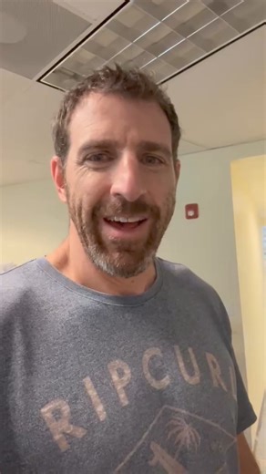 🚚 Behind the Scenes with Our CEO, Ben Glinsky! 📦 At LiveGood, we don’t just talk the talk — we walk the walk! Watch as our CEO, Ben Glinsky, heads into the warehouse to personally pack some of your orders and even drop in a few special notes to make you smile! 😊💌 He also highlights the amazing savings you get with LiveGood. One customer ordered 11 products for just $173 — the same high-quality supplements would cost you over $400 anywhere else! 💥 🌟 Highest Quality. Lowest Prices. That’s wh