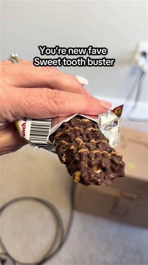 Fuel your day the easy way 💪🔥 These Fit Crunch high protein baked bars are the perfect grab-and-go snack with 16g of protein, low sugar, and that chocolate peanut butter flavor that actually tastes like a treat, not a “diet bar.” Soft, crunchy, and satisfying whether you’re post-workout or just trying to stay on track.#proteinbars #fitnesssnacks #highproteinfood #healthysnacking #fitfood