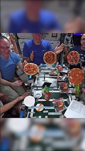 Space cooking. What and how do they eat in space?
