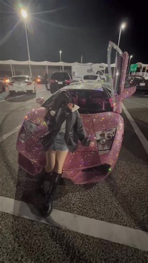 海ほたるでランボルギーニとスープラに座ってみた！貴重な体験✨