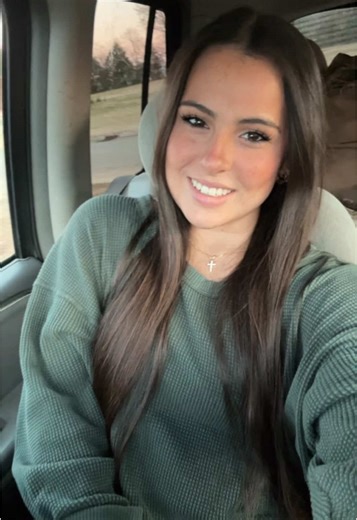 gracy (@gracymerollin_)’s videos with Overdue - Cody Johnson