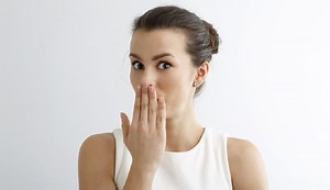 जानिए क्यों आते हैं डकार, फायदे भी बहुत और बीमार होने के संकेत भी