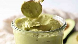How to make party-perfect guacamole without breaking a sweat