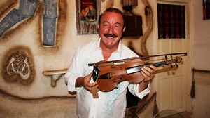 Nejat Alp kimdir, nerelidir? Nejat Alp kaç yaşında, evli mi?