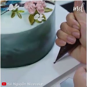 The beauty of this bird cake decorating is indescribable 🐦😍 By: Hai Nguyen Nice Cake | MetDaan Cakes