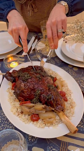 Slow-Roasted Lamb cooked in chicken stock: SAVE THIS ⬇️ If you have a lovely joint of lamb leg or shoulder in the fridge and aren’t sure how to cook it this weekend, then this one is for you. Method: For a small 1.5kg leg / shoulder of lamb - brush with extra virgin olive oil and season heavily, all over, including the underside, with sea salt and coarse black pepper then lay on a trivet of onions, garlic, fresh thyme, bay leaves, rosemary and extra virgin olive oil - preheat oven to 200c fan /