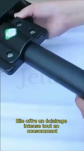 Lampe Solaire LED PowerLight™ – Éclairage Puissant et Économique