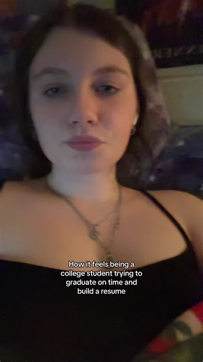 Navigating College Life: Balancing Academics and Internships