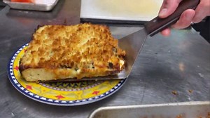 12 reactions | A restaurant in Edgewater is serving up Sicilian street food, and bringing the community together, as it marks its first year in business. https://cbsn.ws/3J0J1K7 | CBS Chicago | Facebook