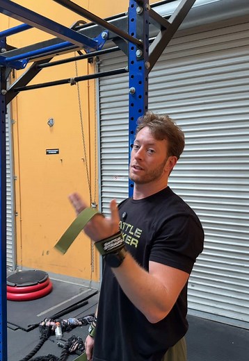 Why You Should Avoid Lifting Straps for Pull-Ups