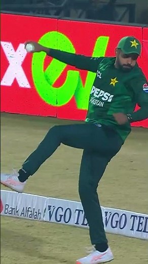 Grabbed neatly by Babar Azam! 💫Nawaz strikes in his first over of the night 👏