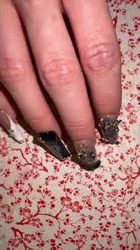 ASMR tapping and scratching except the trigger changes every five seconds #relax #asmrvideos ￼