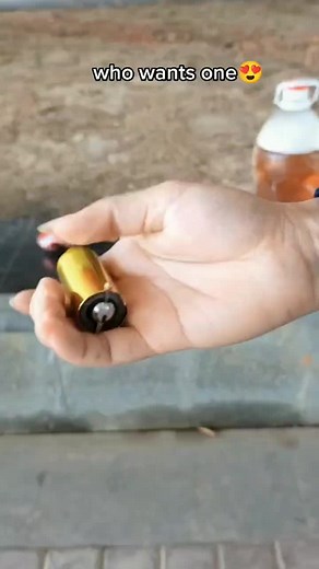 Engaging Toy Experiment with Colorful Liquid Reaction