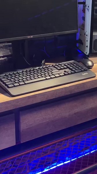 Discover the Rosewill HKM100 Wired Keyboard, a budget-friendly option with no compromise on quality. From tactile feedback to aesthetic appeal, we cover it all in this review. If you're a keyboard enthusiast, make sure to like, share, and subscribe for more! #RosewillKeyboard #KeyboardReview #TechSavvy Shop: https://newegg.io/f296f85 | Newegg