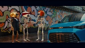2023 Kia Soul TV Spot, 'Hecho para quien seas' canción de Easy Life [T2]