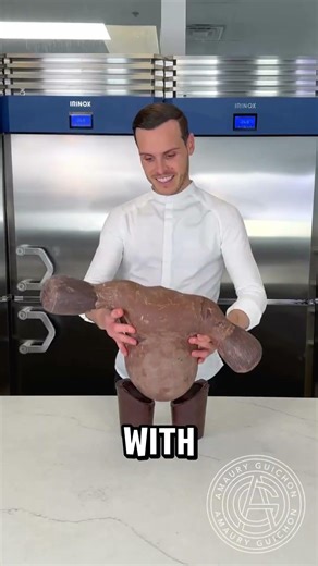 How Amaury Makes Stitch Out of Pure Chocolate #tutorial #chocolateart #satisfying