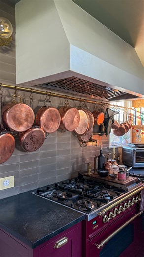 SHAVONDA GARDNER||SG STYLE🏳️‍🌈 on Instagram: "Hey hey friends!! The New Year means it’s time to restore the shine and beauty of my beloved copper cookware. This yearly ritual is something I look forward to and I always reach for @barkeepersfriend to get it done. I’m a patina girl all the way, but it’s nice to reset every once in a while and get that gorgeous copper shine back. I just love all the brass and copper details in our kitchen. It makes me so happy and it gets better with time. Here’s